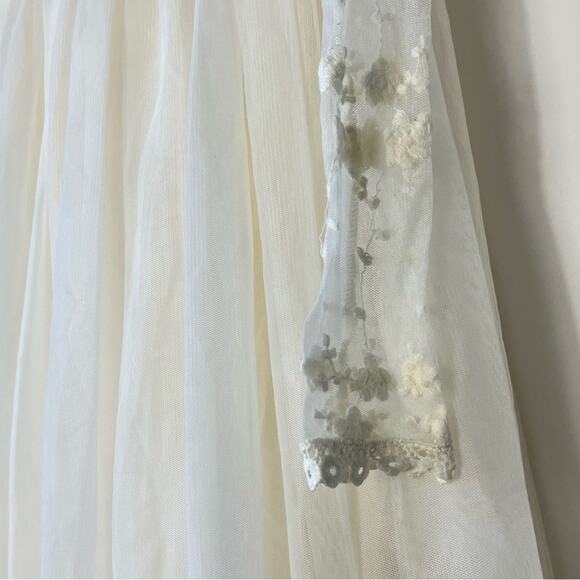 Nicolette’s Couture Tyra Flower Girl Victorian Lace Long Sleeve Dress Size 8/9 - Picture 6 of 12